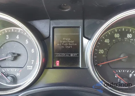 2013 Jeep Grand Cherokee Overland z USA, uszkodzony, nr VIN 1C4RJFCG6DC522393